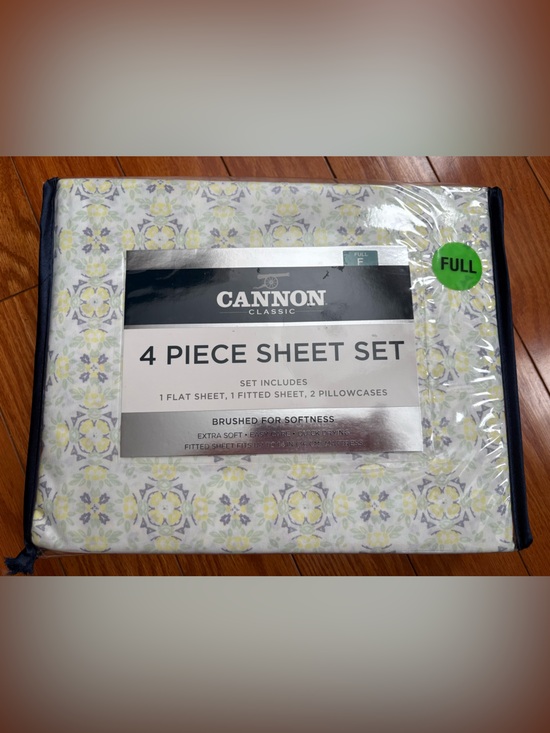 Canon Other - Canon 4-Piece Sheet Set - Yellow and Gray Floral